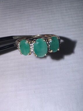 Emerald Green Three-Stone Oval Gemstone Ring
